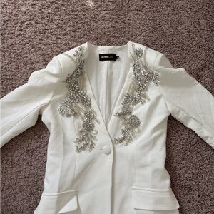 Elegant White Embellished Women's Suit Set
